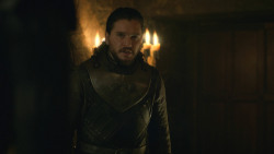 extant_GameOfThrones_8x01-Winterfell_3937