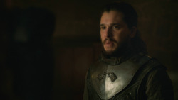 extant_GameOfThrones_8x01-Winterfell_3972
