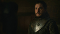 extant_GameOfThrones_8x01-Winterfell_3986