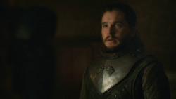 extant_GameOfThrones_8x01-Winterfell_3987