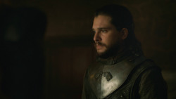 extant_GameOfThrones_8x01-Winterfell_3994