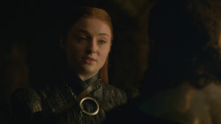 extant_GameOfThrones_8x01-Winterfell_4036