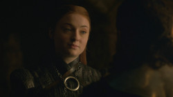extant_GameOfThrones_8x01-Winterfell_4038