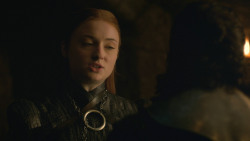 extant_GameOfThrones_8x01-Winterfell_4049