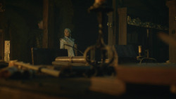 extant_GameOfThrones_8x01-Winterfell_4076