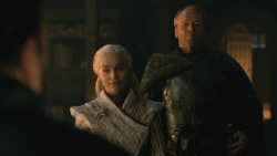 extant_GameOfThrones_8x01-Winterfell_4143
