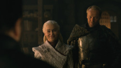extant_GameOfThrones_8x01-Winterfell_4146
