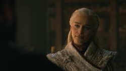 extant_GameOfThrones_8x01-Winterfell_4167