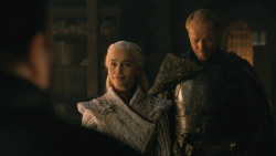 extant_GameOfThrones_8x01-Winterfell_4177
