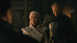 extant_GameOfThrones_8x01-Winterfell_4178