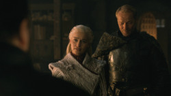 extant_GameOfThrones_8x01-Winterfell_4186