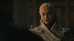 extant_GameOfThrones_8x01-Winterfell_4195