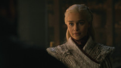 extant_GameOfThrones_8x01-Winterfell_4196