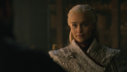 extant_GameOfThrones_8x01-Winterfell_4197
