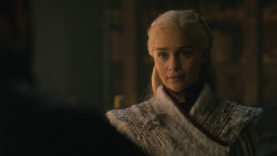 extant_GameOfThrones_8x01-Winterfell_4198