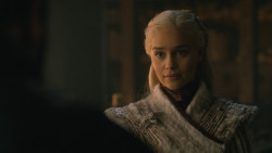 extant_GameOfThrones_8x01-Winterfell_4199