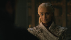 extant_GameOfThrones_8x01-Winterfell_4202