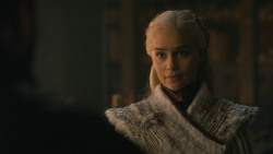 extant_GameOfThrones_8x01-Winterfell_4203