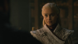 extant_GameOfThrones_8x01-Winterfell_4205