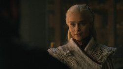 extant_GameOfThrones_8x01-Winterfell_4206