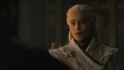 extant_GameOfThrones_8x01-Winterfell_4211