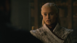 extant_GameOfThrones_8x01-Winterfell_4212
