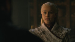 extant_GameOfThrones_8x01-Winterfell_4229
