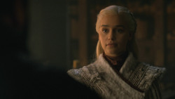 extant_GameOfThrones_8x01-Winterfell_4238
