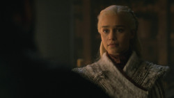 extant_GameOfThrones_8x01-Winterfell_4275