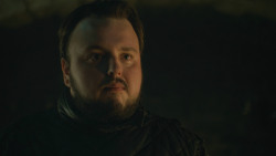 extant_GameOfThrones_8x01-Winterfell_4285