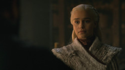 extant_GameOfThrones_8x01-Winterfell_4319