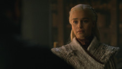 extant_GameOfThrones_8x01-Winterfell_4320