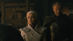 extant_GameOfThrones_8x01-Winterfell_4333