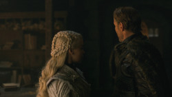 extant_GameOfThrones_8x01-Winterfell_4341