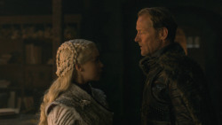 extant_GameOfThrones_8x01-Winterfell_4344