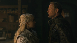 extant_GameOfThrones_8x01-Winterfell_4345