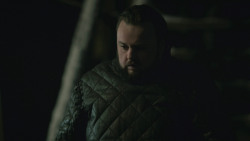 extant_GameOfThrones_8x01-Winterfell_4378