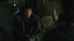 extant_GameOfThrones_8x01-Winterfell_4421