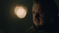 extant_GameOfThrones_8x01-Winterfell_4441