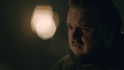 extant_GameOfThrones_8x01-Winterfell_4445