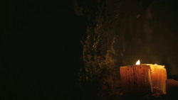 extant_GameOfThrones_8x01-Winterfell_4455