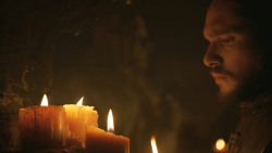 extant_GameOfThrones_8x01-Winterfell_4462