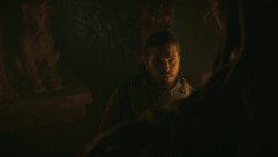 extant_GameOfThrones_8x01-Winterfell_4476