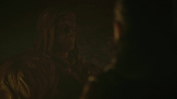 extant_GameOfThrones_8x01-Winterfell_4489