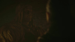 extant_GameOfThrones_8x01-Winterfell_4495