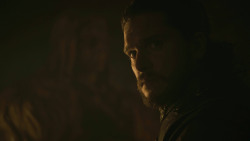 extant_GameOfThrones_8x01-Winterfell_4498