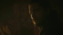 extant_GameOfThrones_8x01-Winterfell_4502