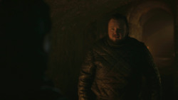 extant_GameOfThrones_8x01-Winterfell_4522