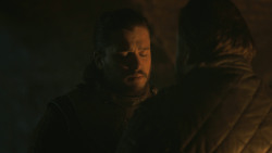 extant_GameOfThrones_8x01-Winterfell_4615