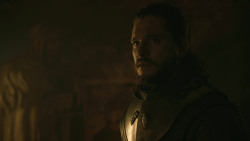 extant_GameOfThrones_8x01-Winterfell_4755